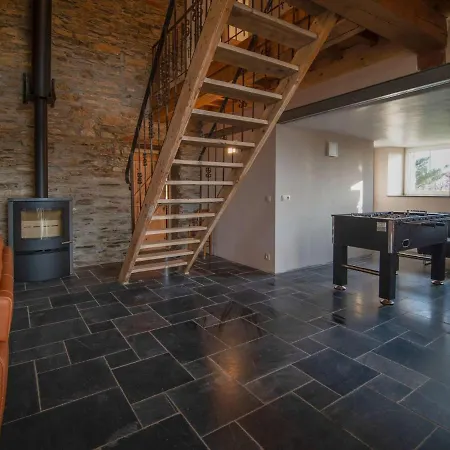 Сasa de vacaciones Very Spacious House With Sauna And Countryside Views